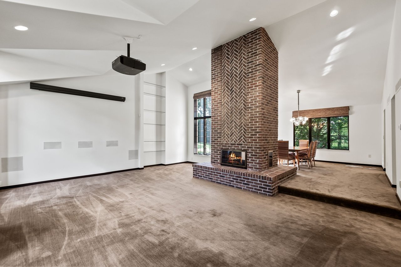 260 Woodwind Dr, Bloomfield Hills