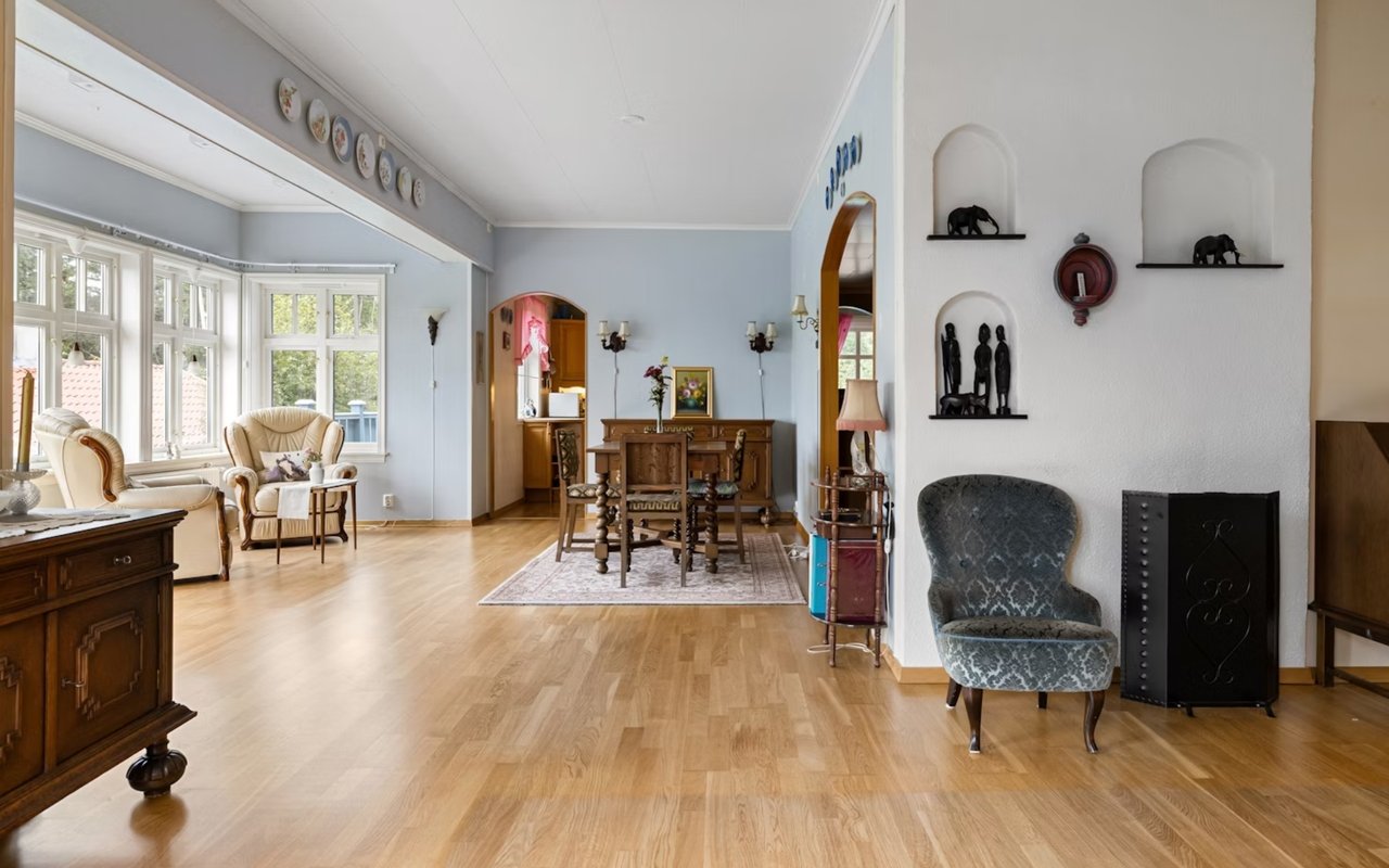 Decoding the Relationship Between Home Age and Market Value