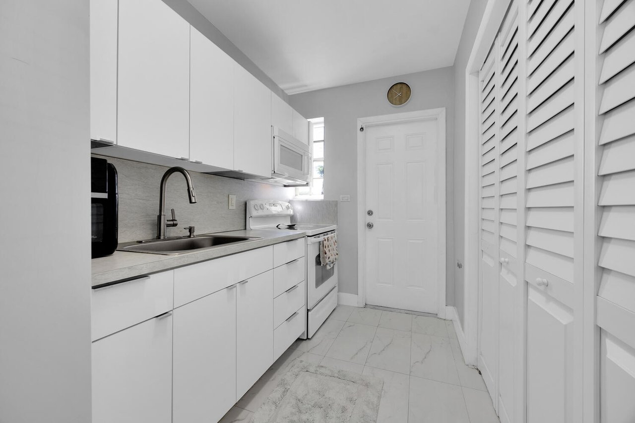 Calling All Investors - Pinecrest Duplex For Sale