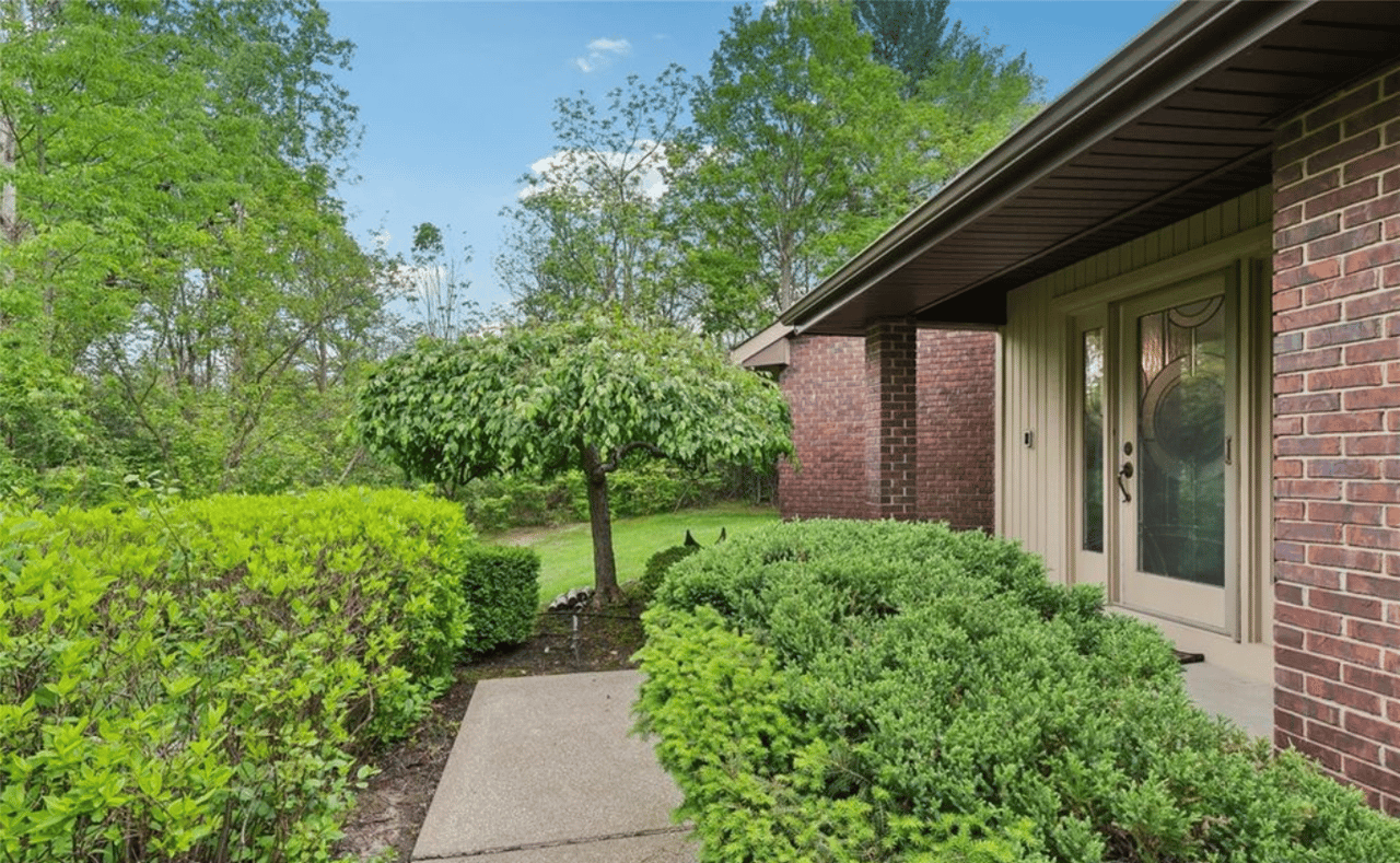 3637 Som Center Rd