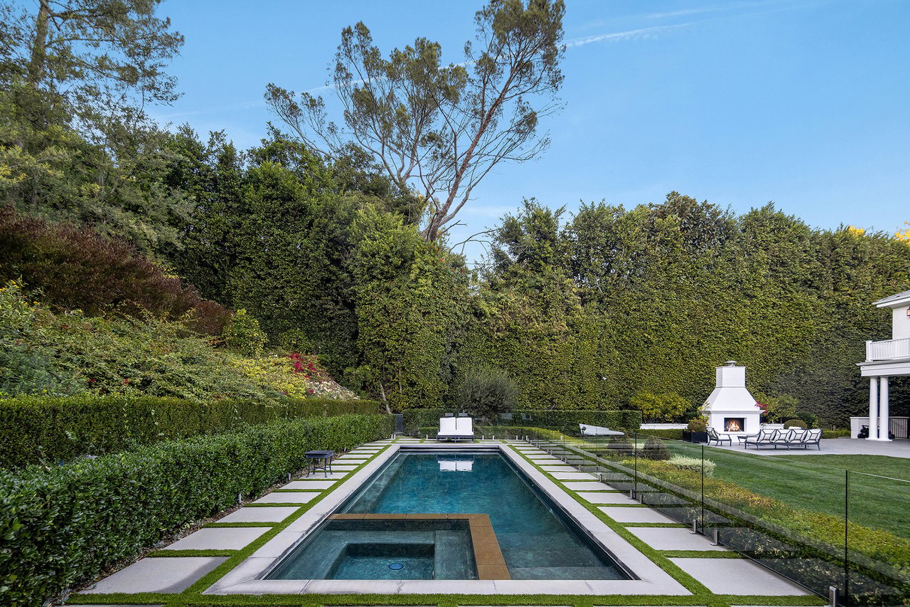 9135 Hazen Dr, Beverly Hills