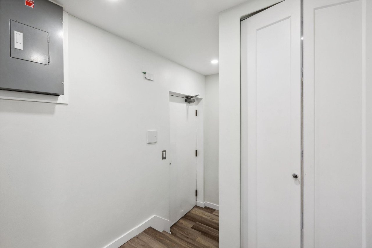 17-225 W 14th St