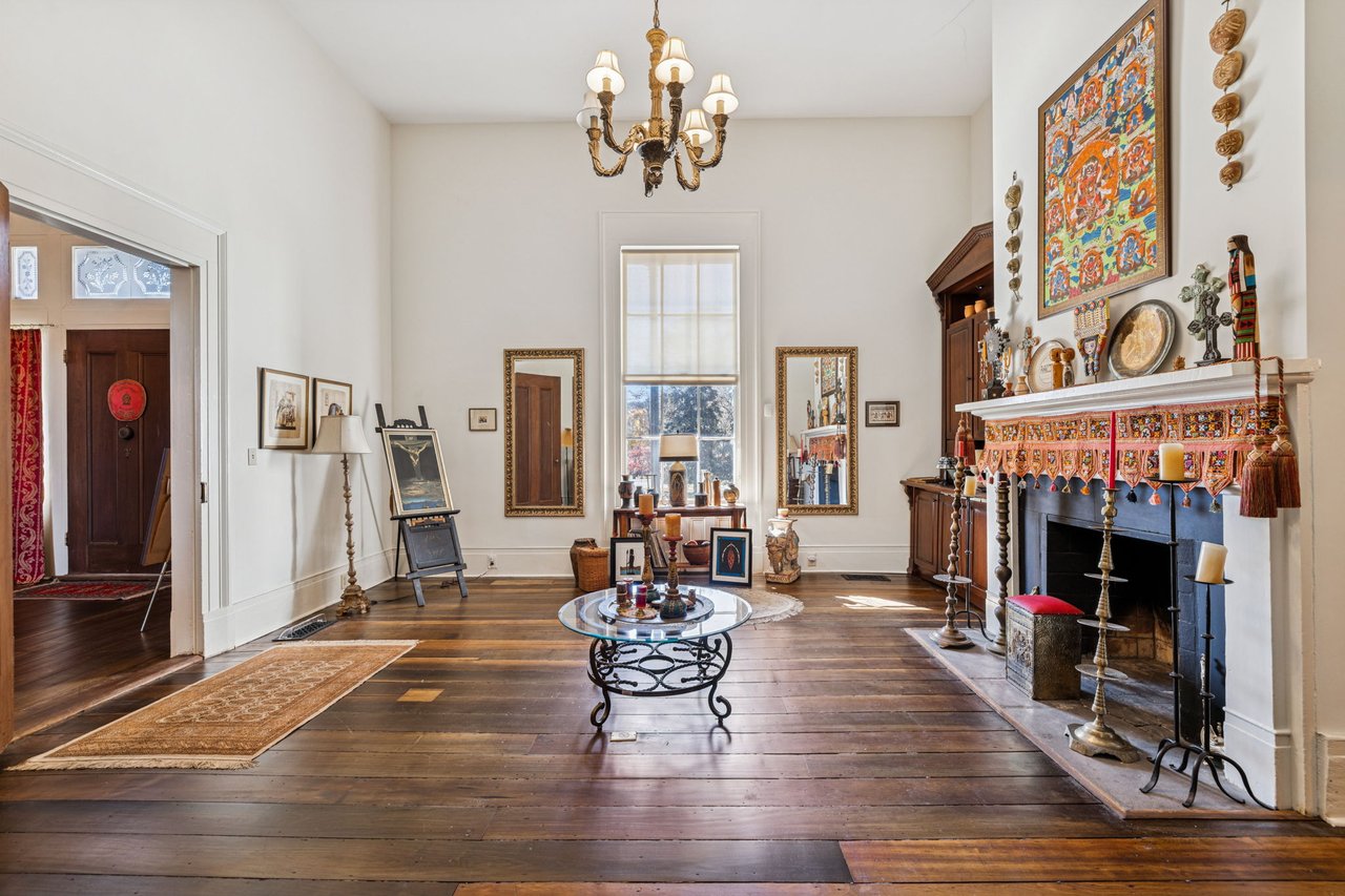 1512 Williamsport Pike