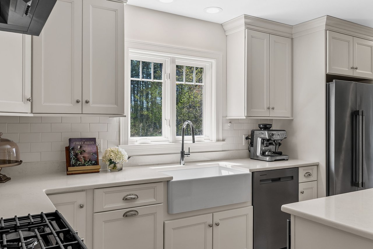 11 Lisa Ln Pembroke, MA 02359