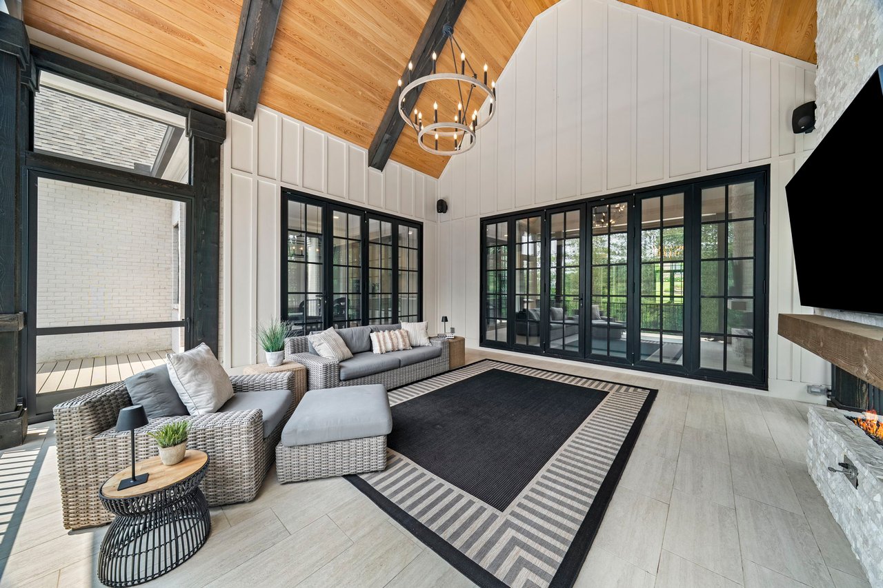 761 Woodvale Point: Luxury Living Inside The River Club, Suwanee