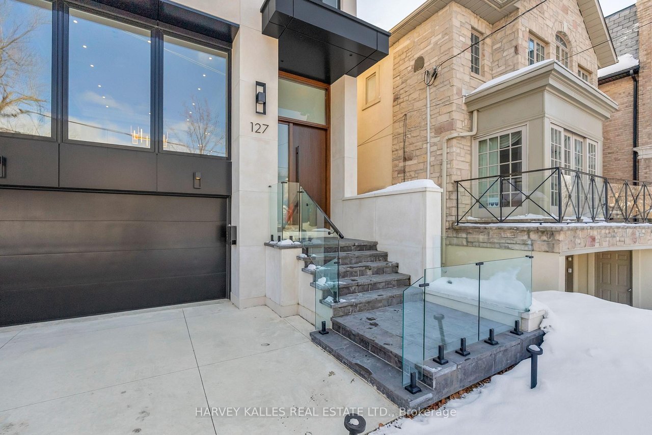 127 Joicey Blvd