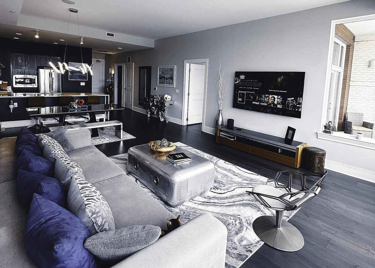 400 W North St #1218