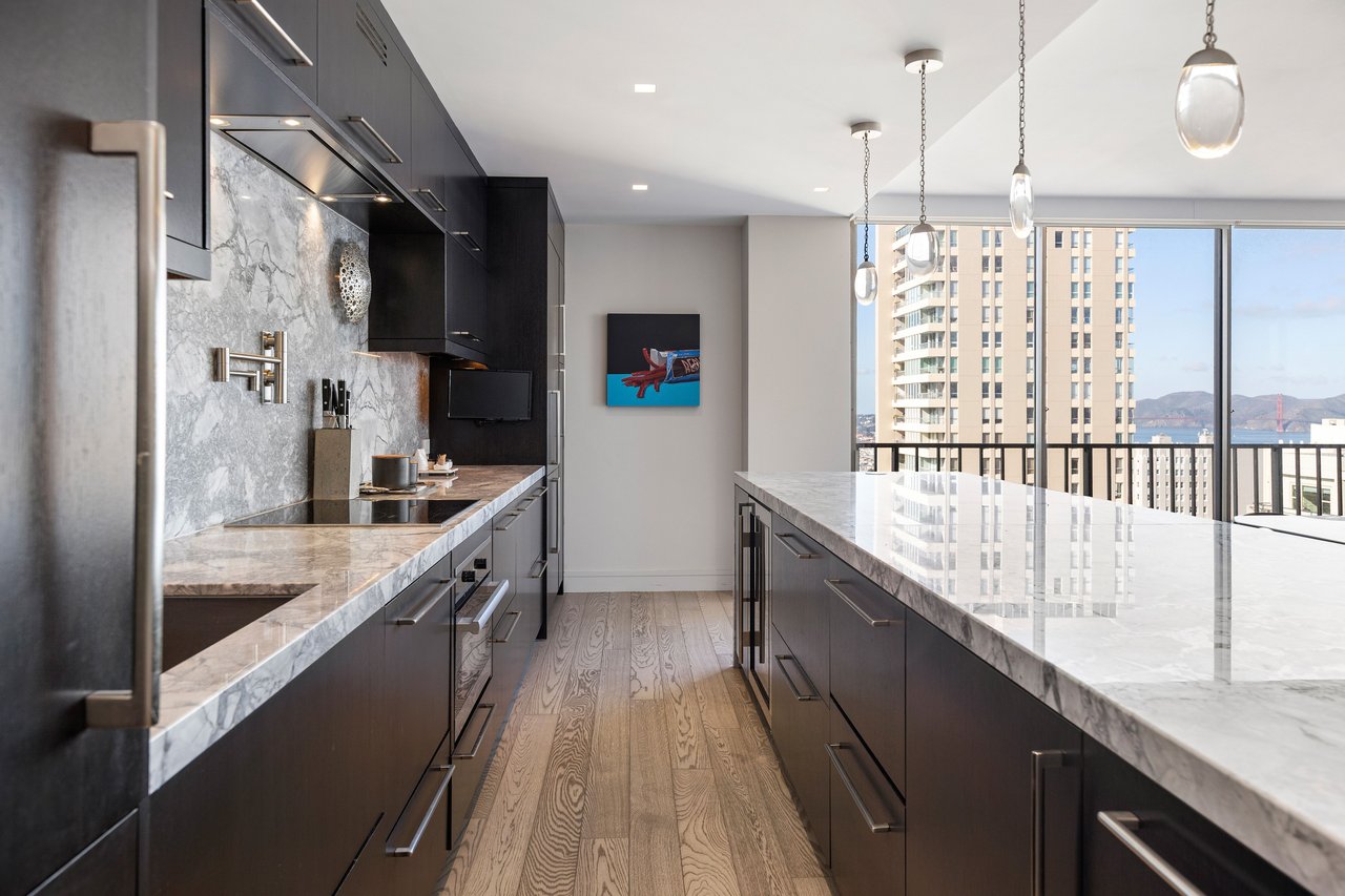 Seize The Bay… at 999 Green