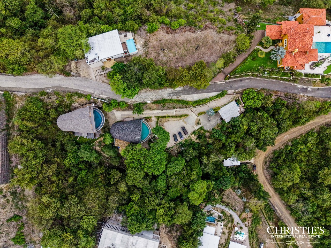 LE CLOS - An Exclusive Three-Residence Estate 