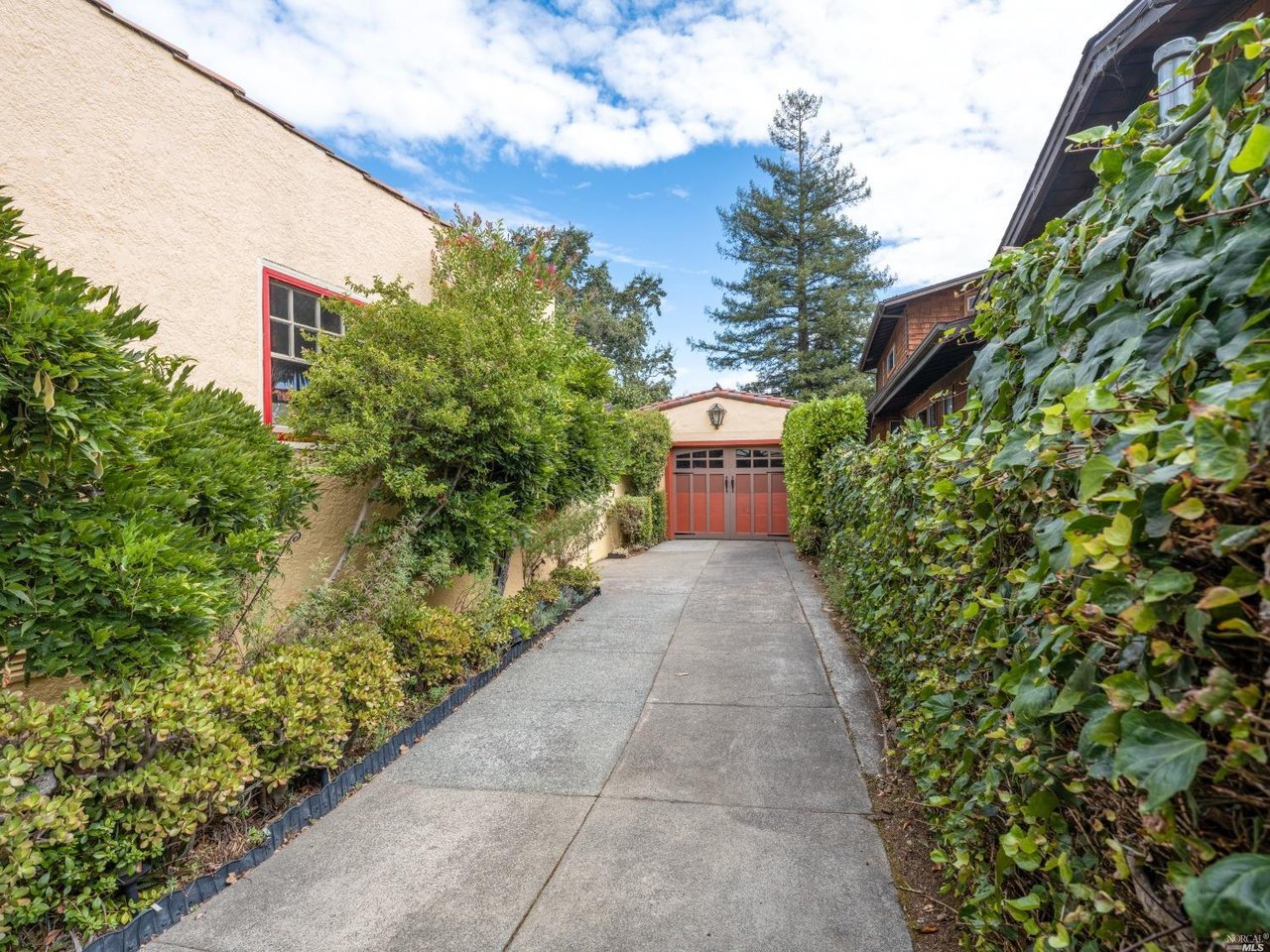 144 Magnolia Ave