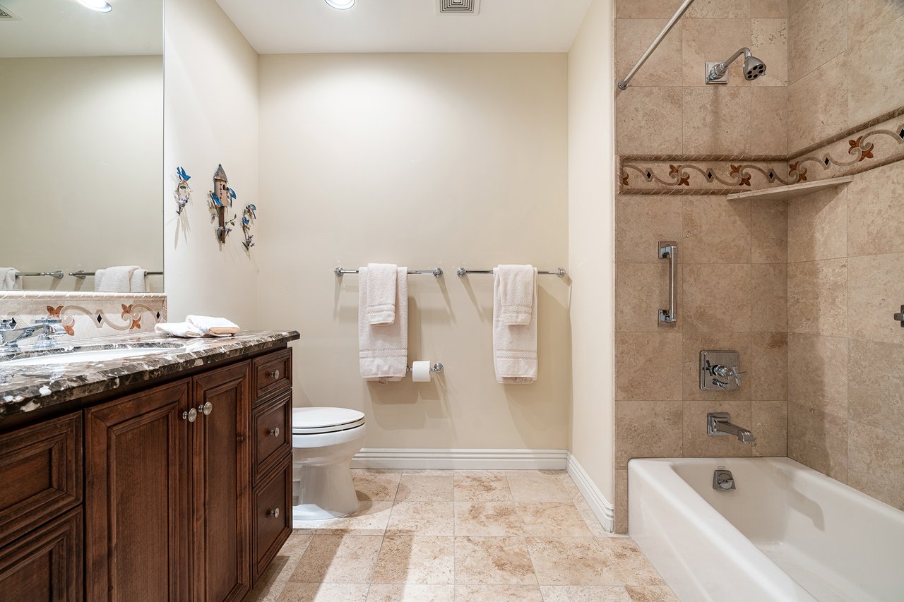 7181 E Camelback Road 1202