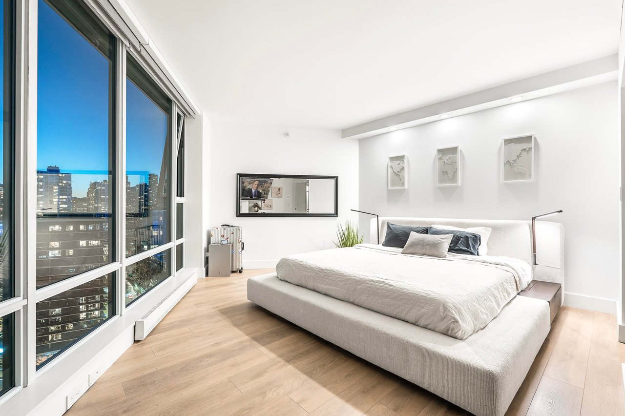 2603-8 Smithe Mews