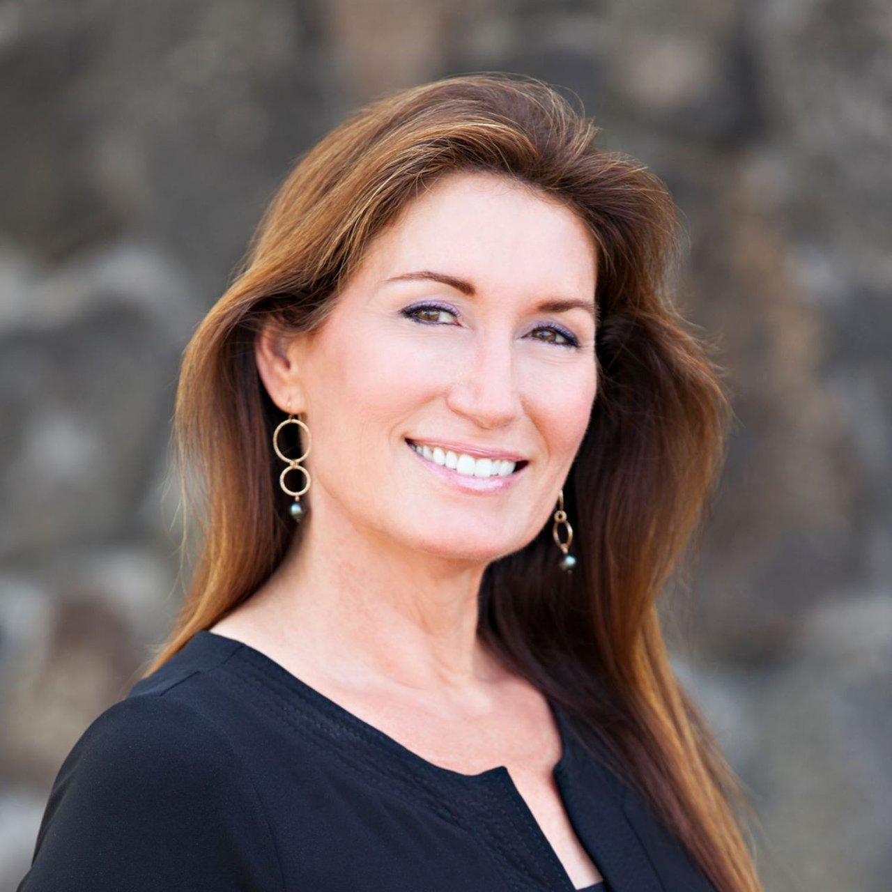 Donna Whitmyer Kailua Kona, HI Real Estate Agent Headshot