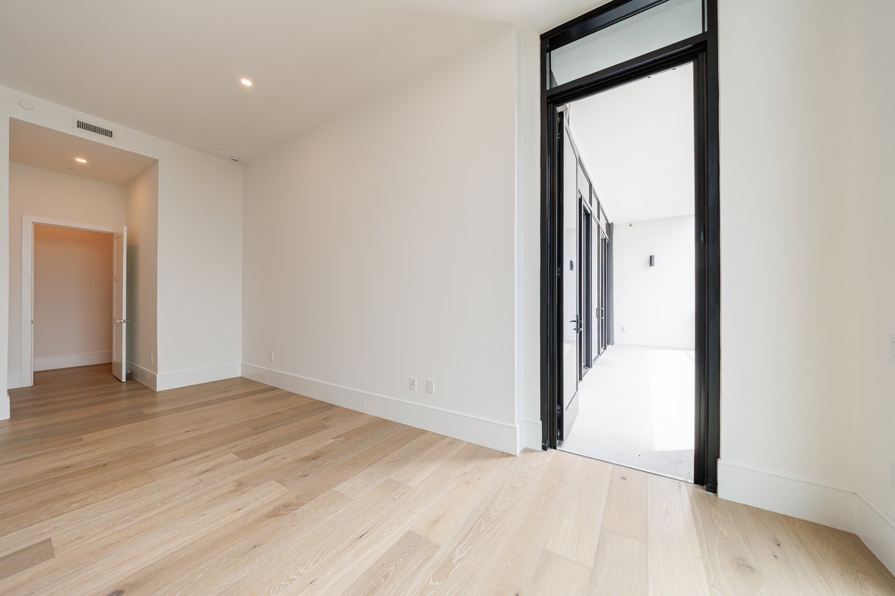 2425 Peachtree Road Unit 1806