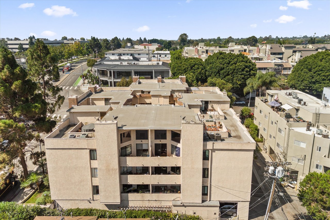 12321 Ocean Park Blvd #14