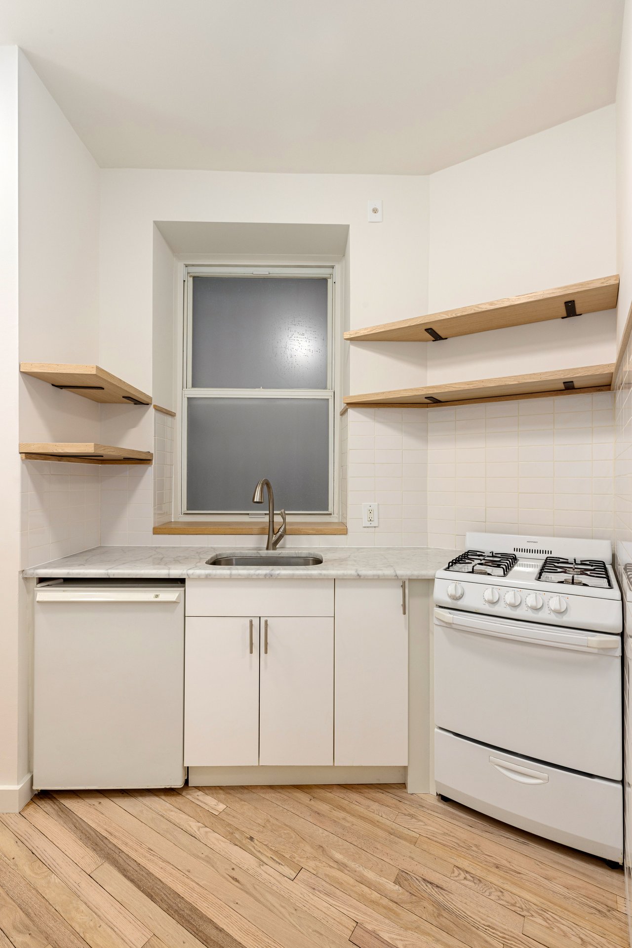 518 E 11th Street 1B