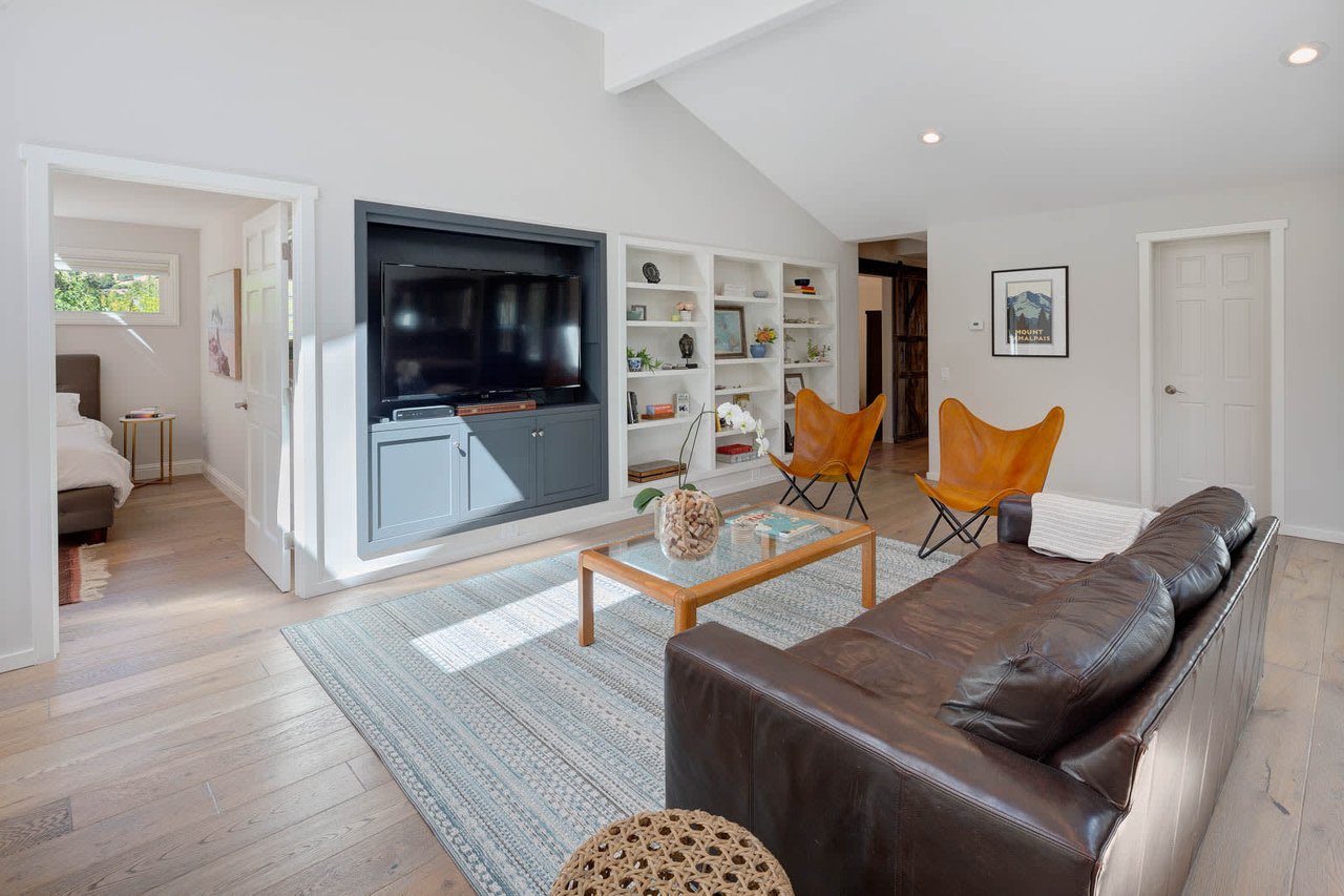 60 Oak Grove Avenue, Woodacre