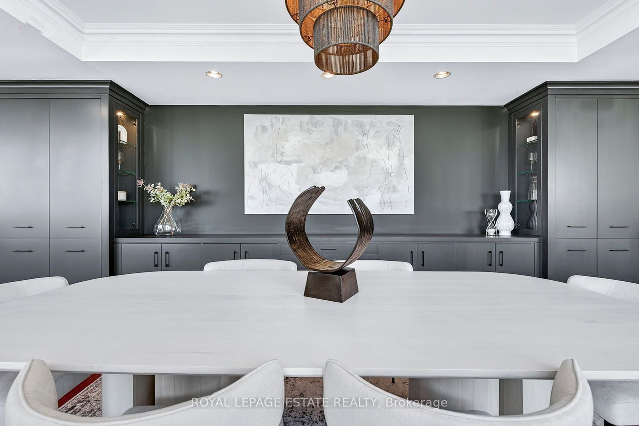 PENTHOUSE PINNACLE OF WATERFRONT LIVING 