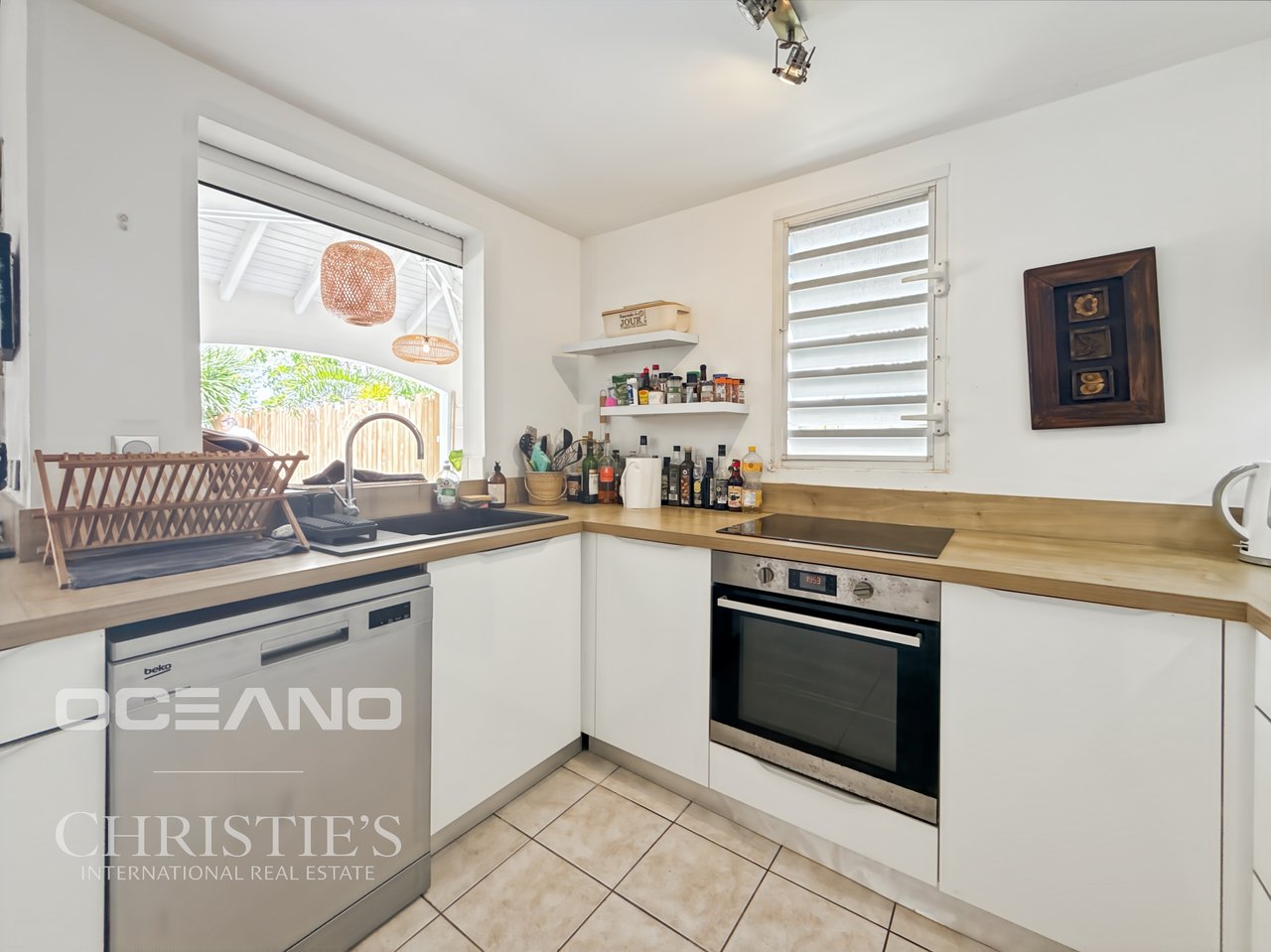 EXCLUSIVE - 2 bedrooms Townhouse with a pool