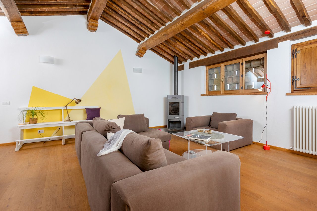 Country Luxury Home For Rent in Valdorcia