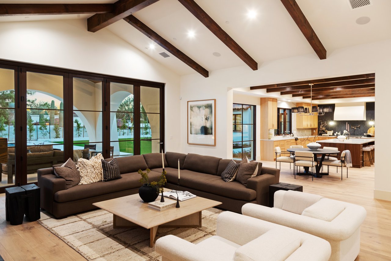 4605 E ROCKRIDGE Road