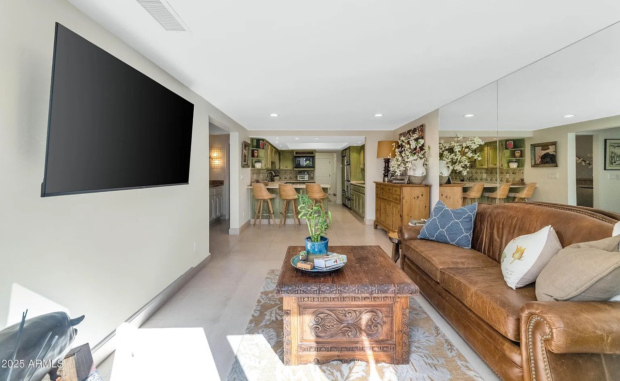 4434 E Camelback Rd Unit 137