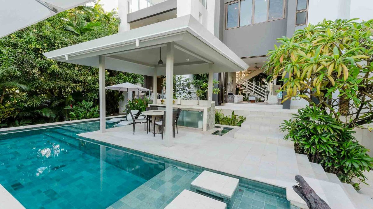 Mirazul, Hill Top Luxury Estate