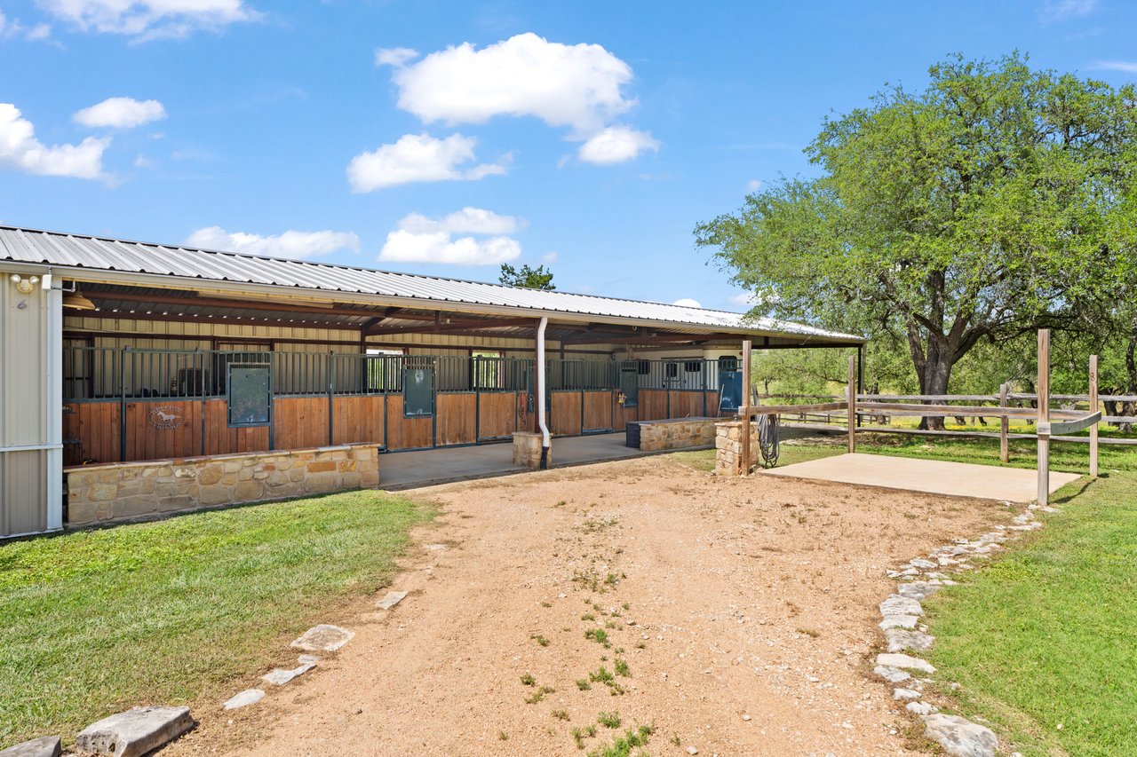 1457 Avenida High View
