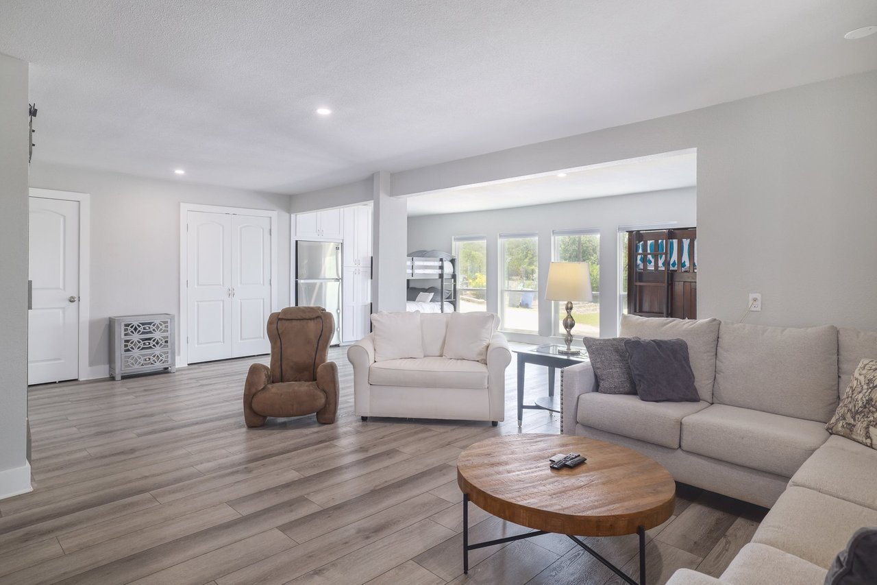 7206 Comanche Trail