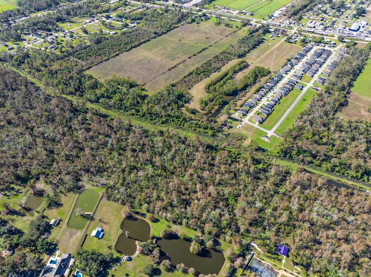 100-102 Pasture Ln