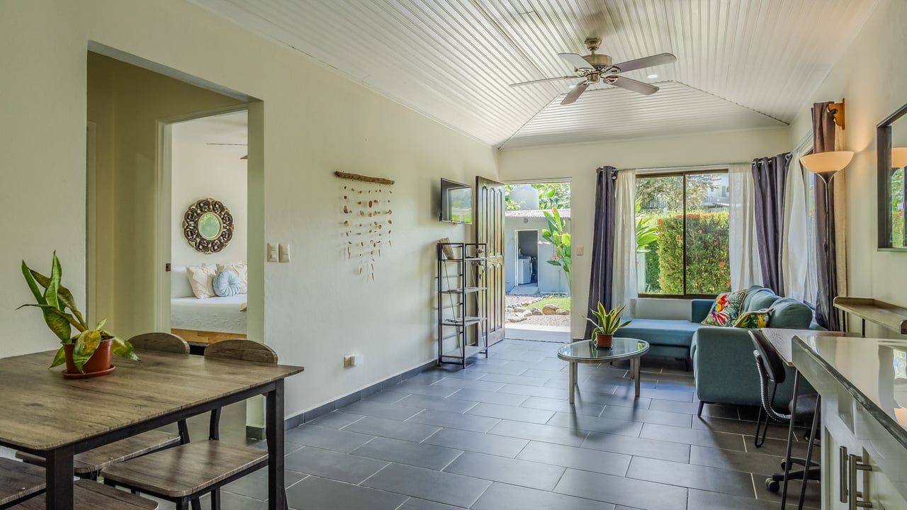 Tropical 3-Cabin Home with Pool and Gardens in the Heart of Uvita