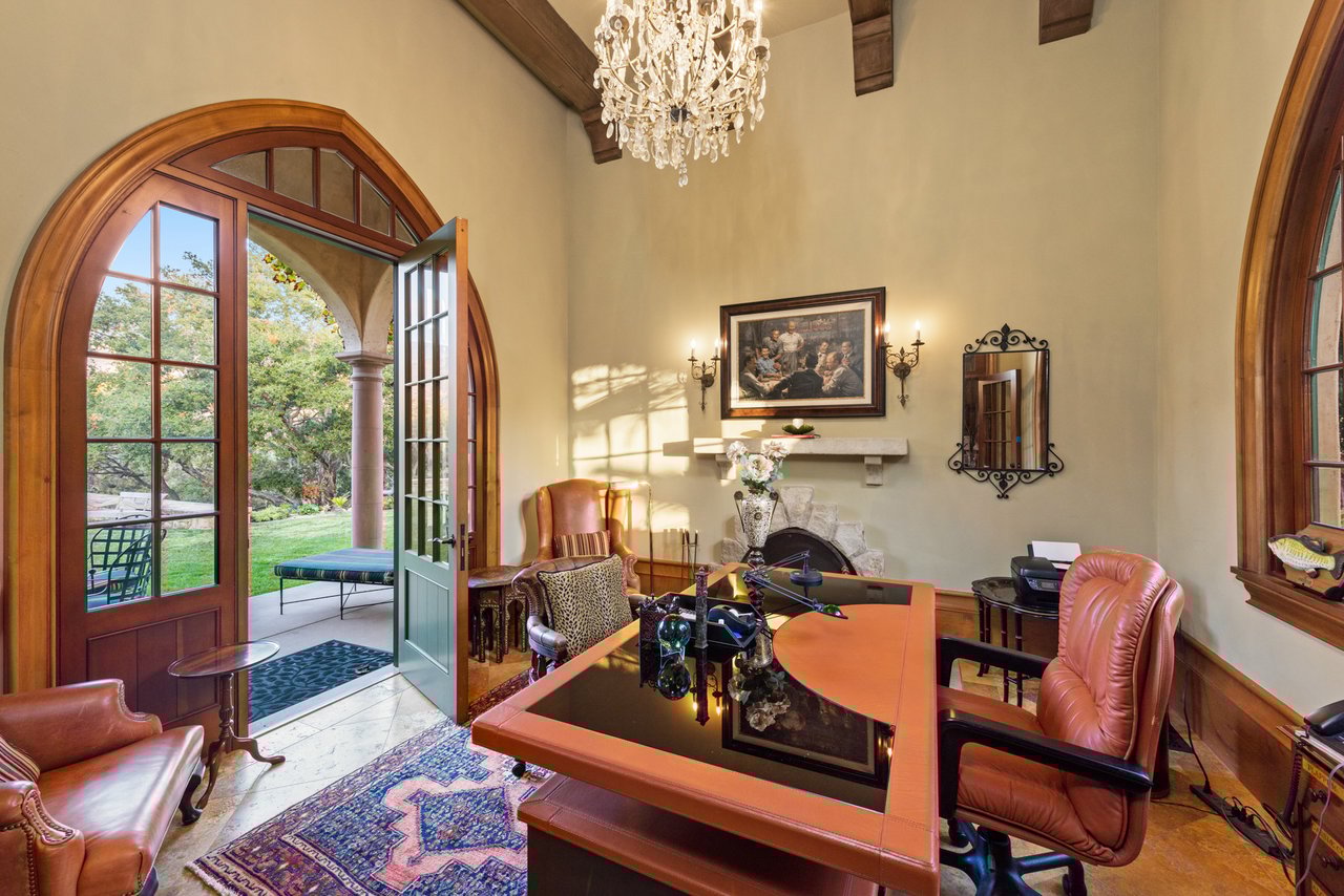 2733 Sycamore Canyon Rd