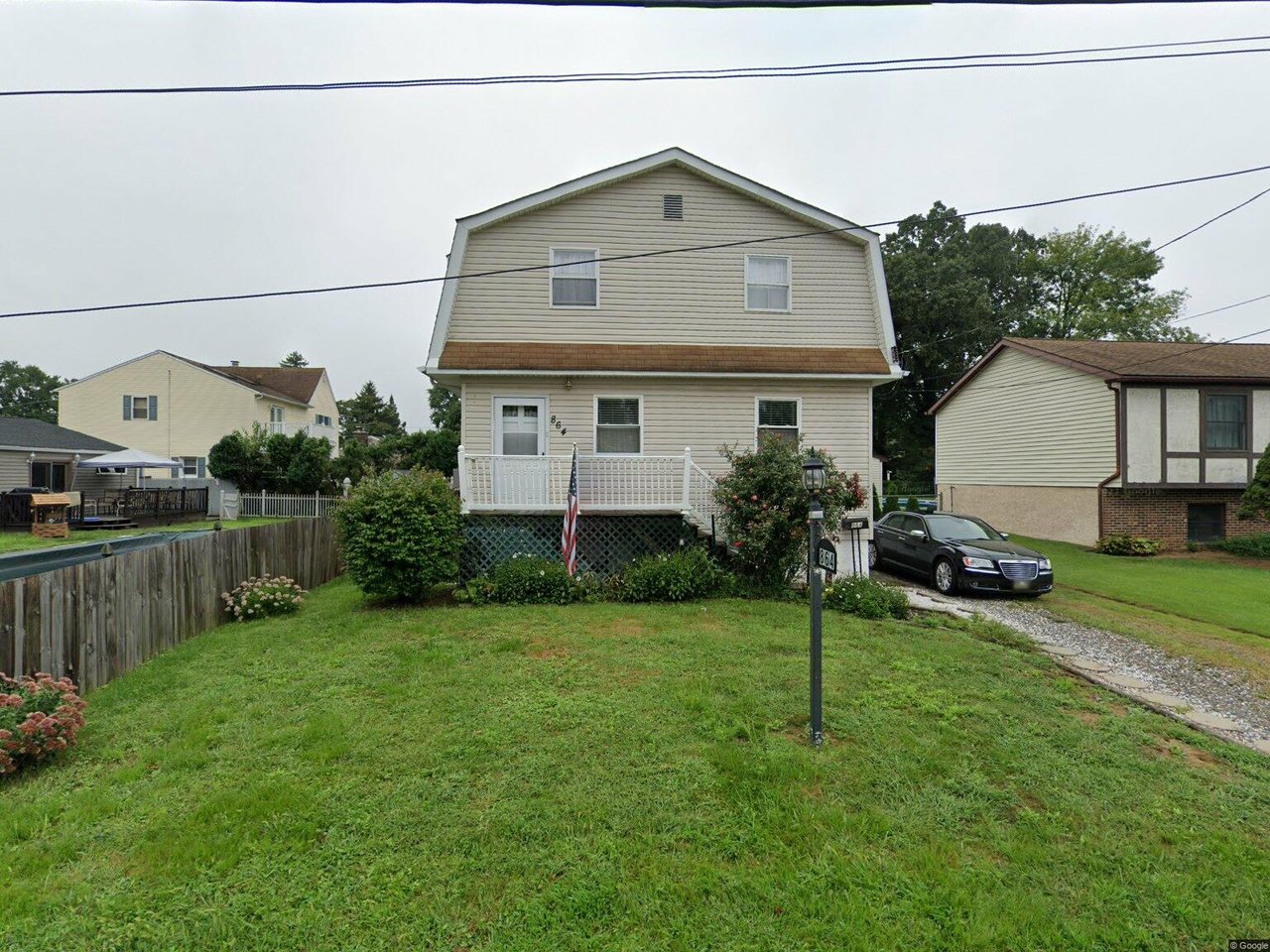 864 Kings Ln