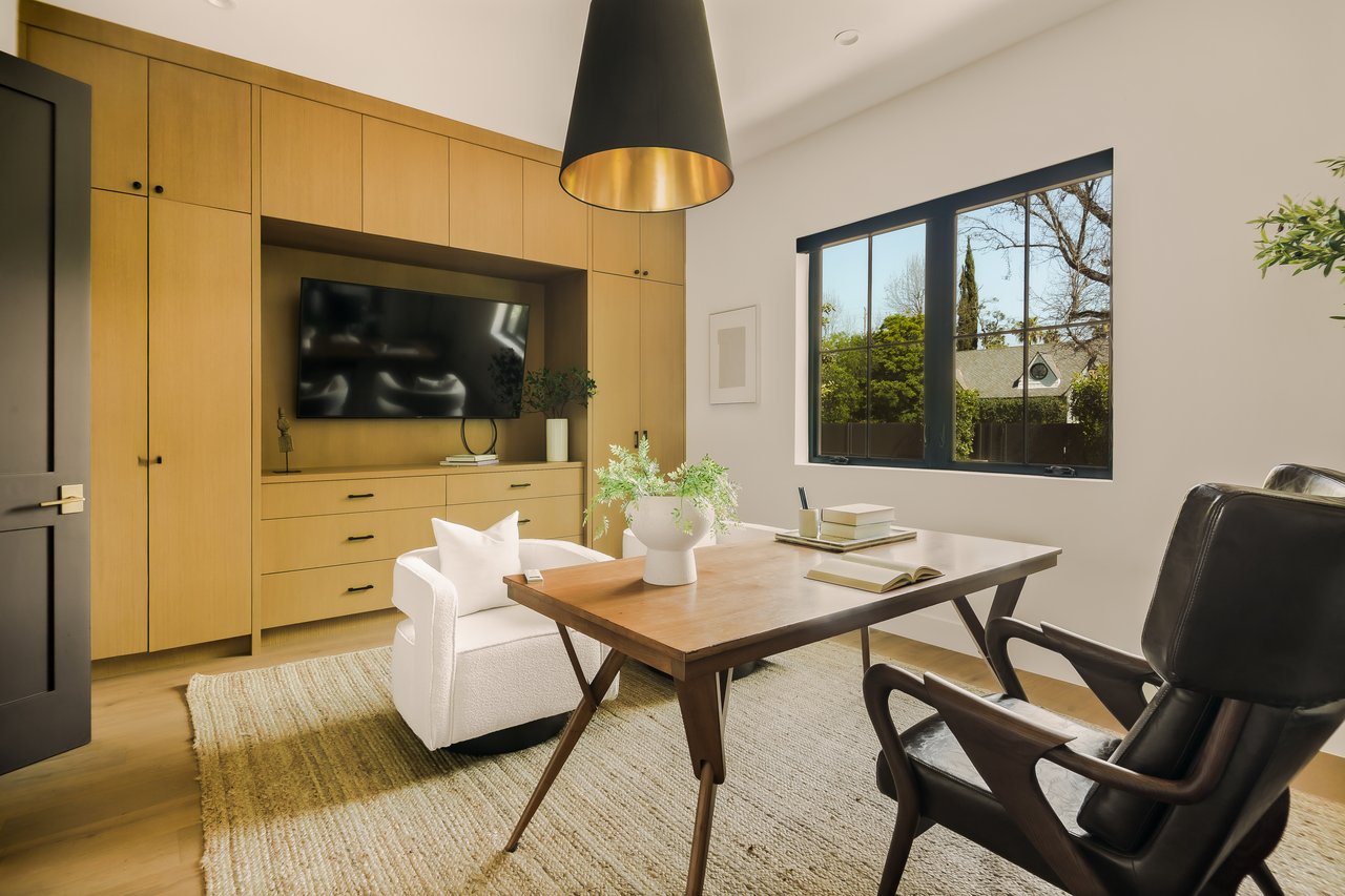 4261 Denny Ave, Toluca Lake 