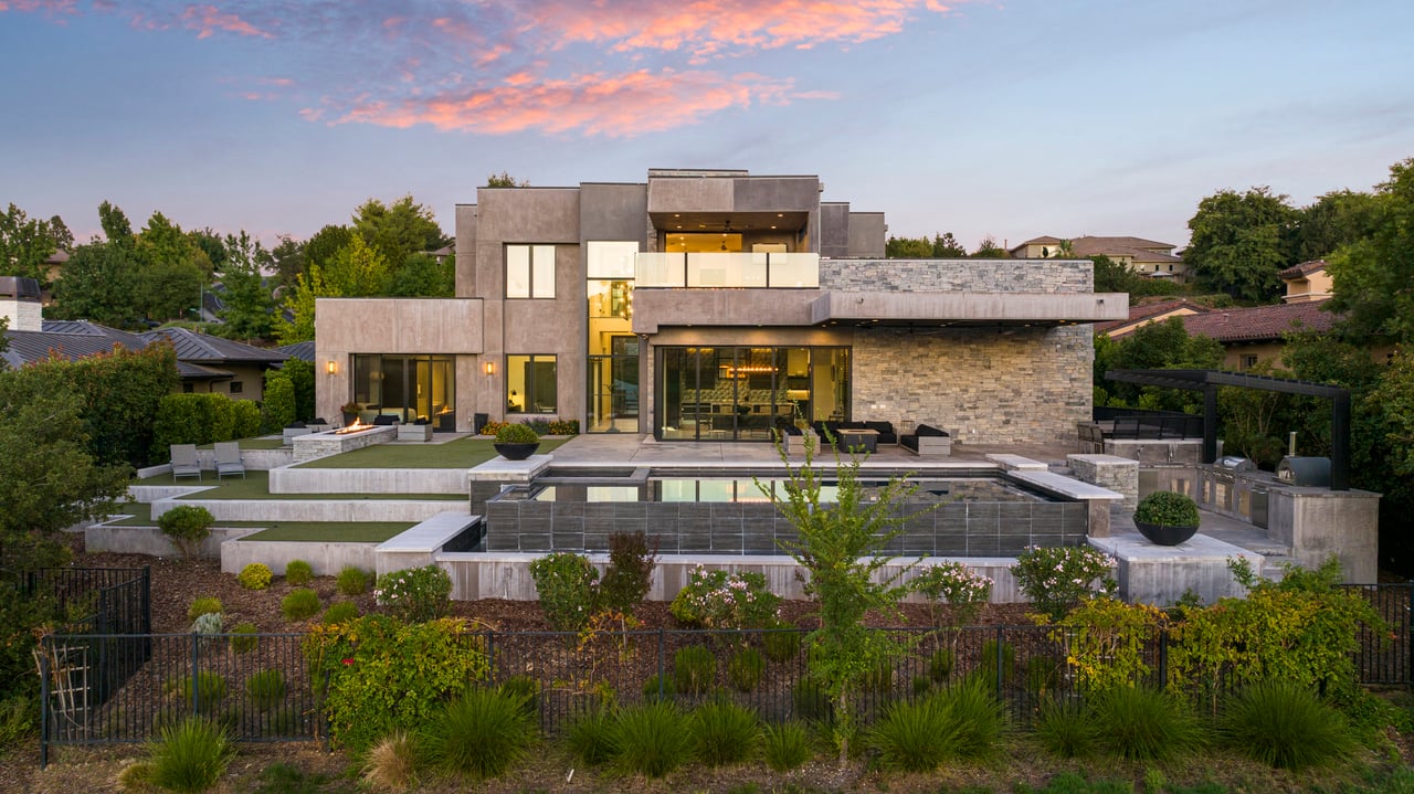 4573 Greenview Drive