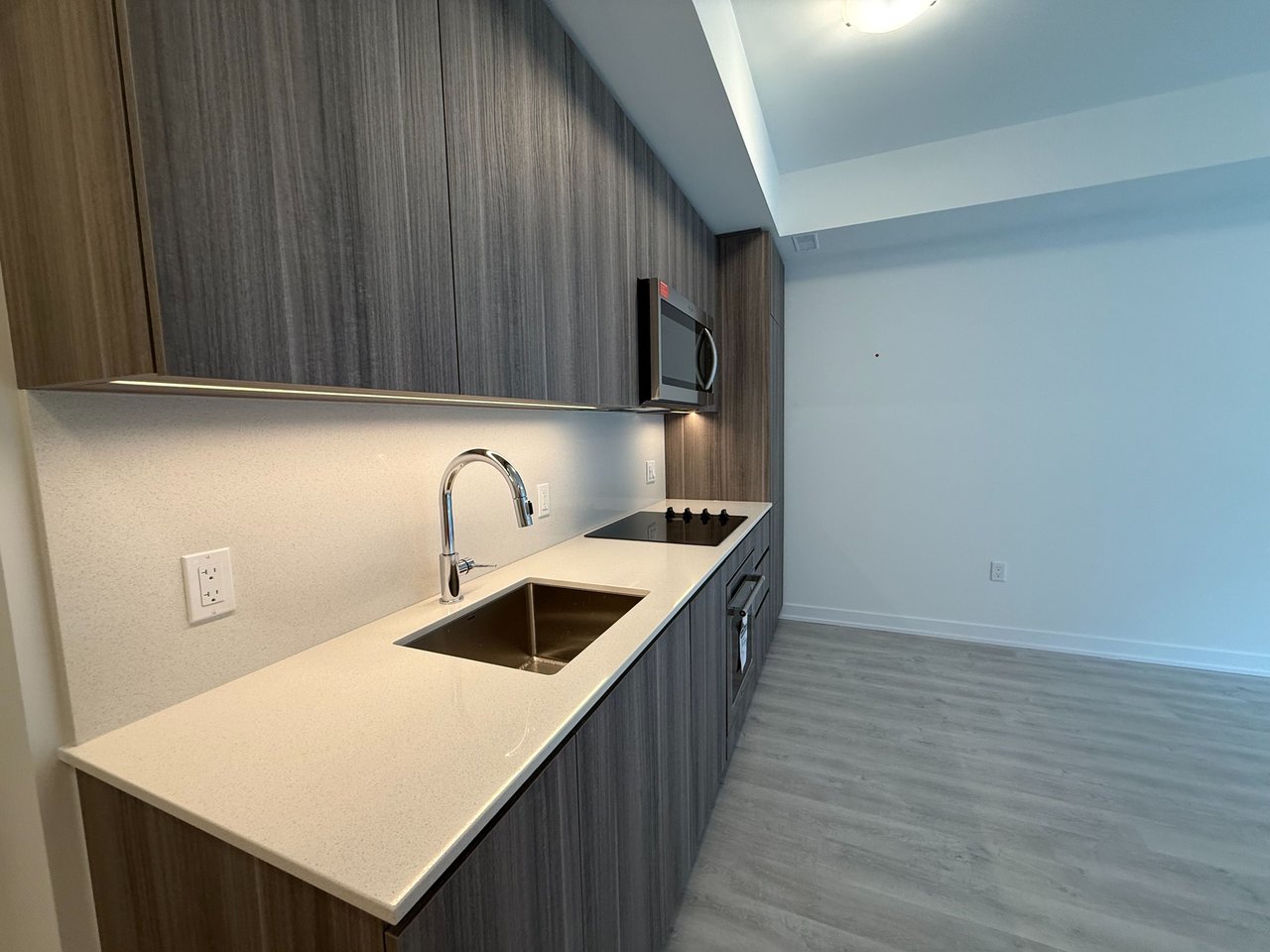 15 Richardson Street S 618