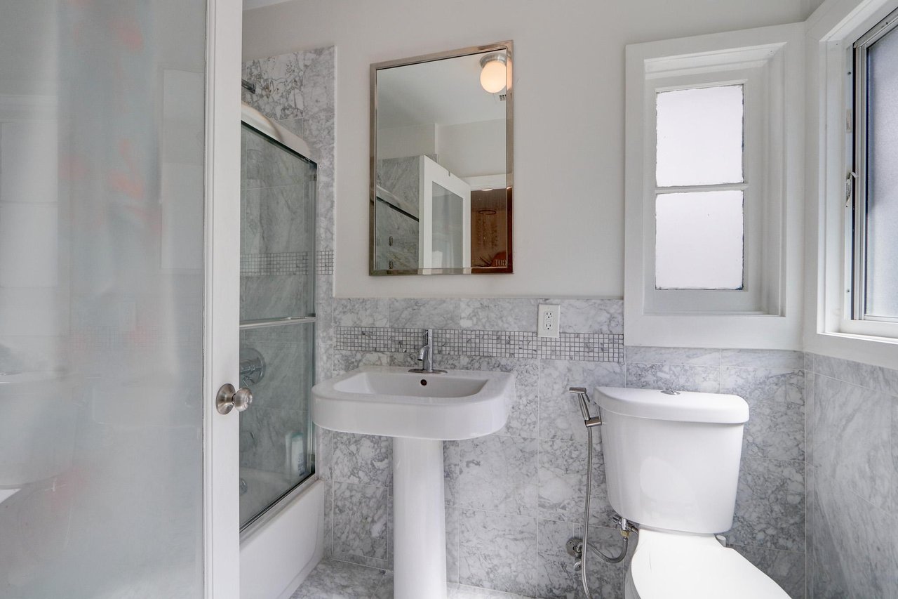 1398 North Serrano Avenue