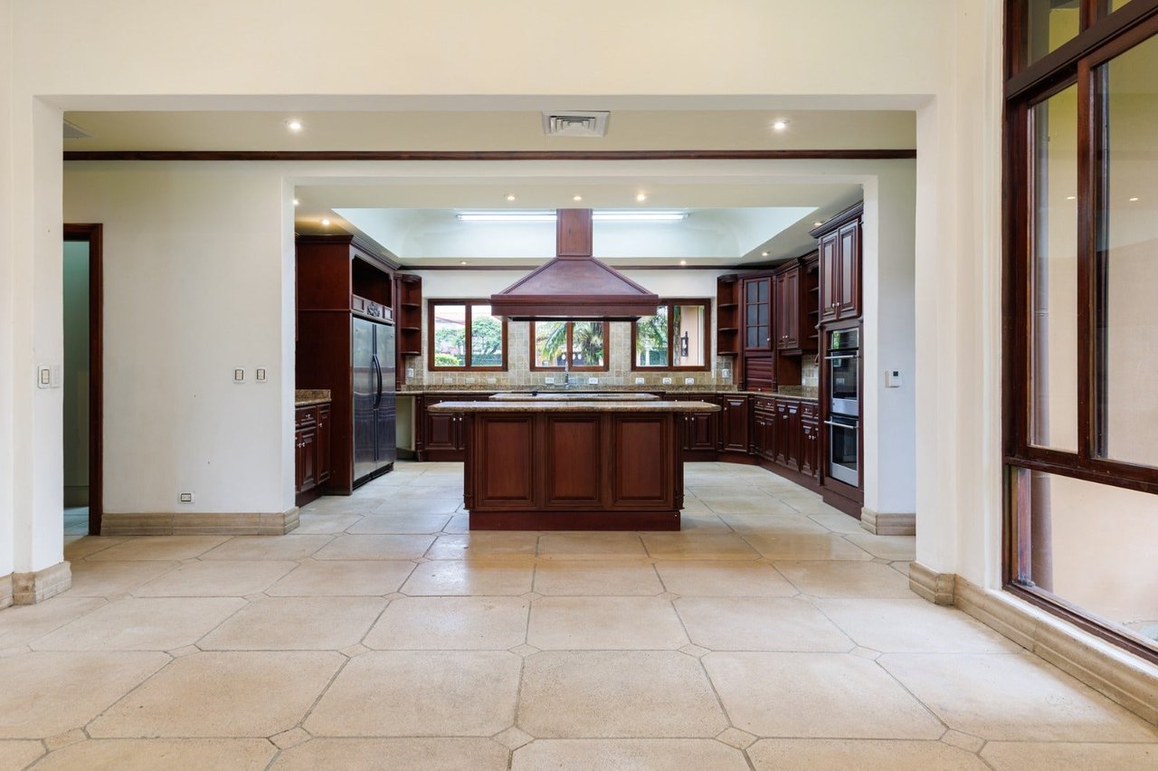 Single Level Luxury Home, Santa Ana, San Jose