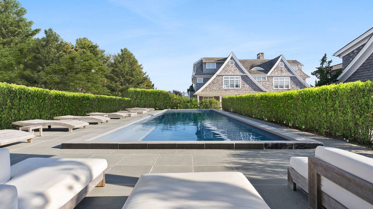 21 Surfside Dr