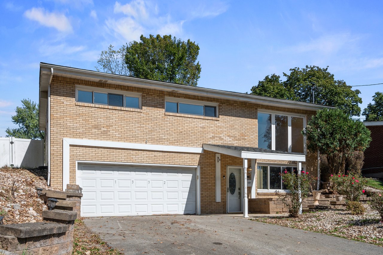 1332 Foxboro Dr