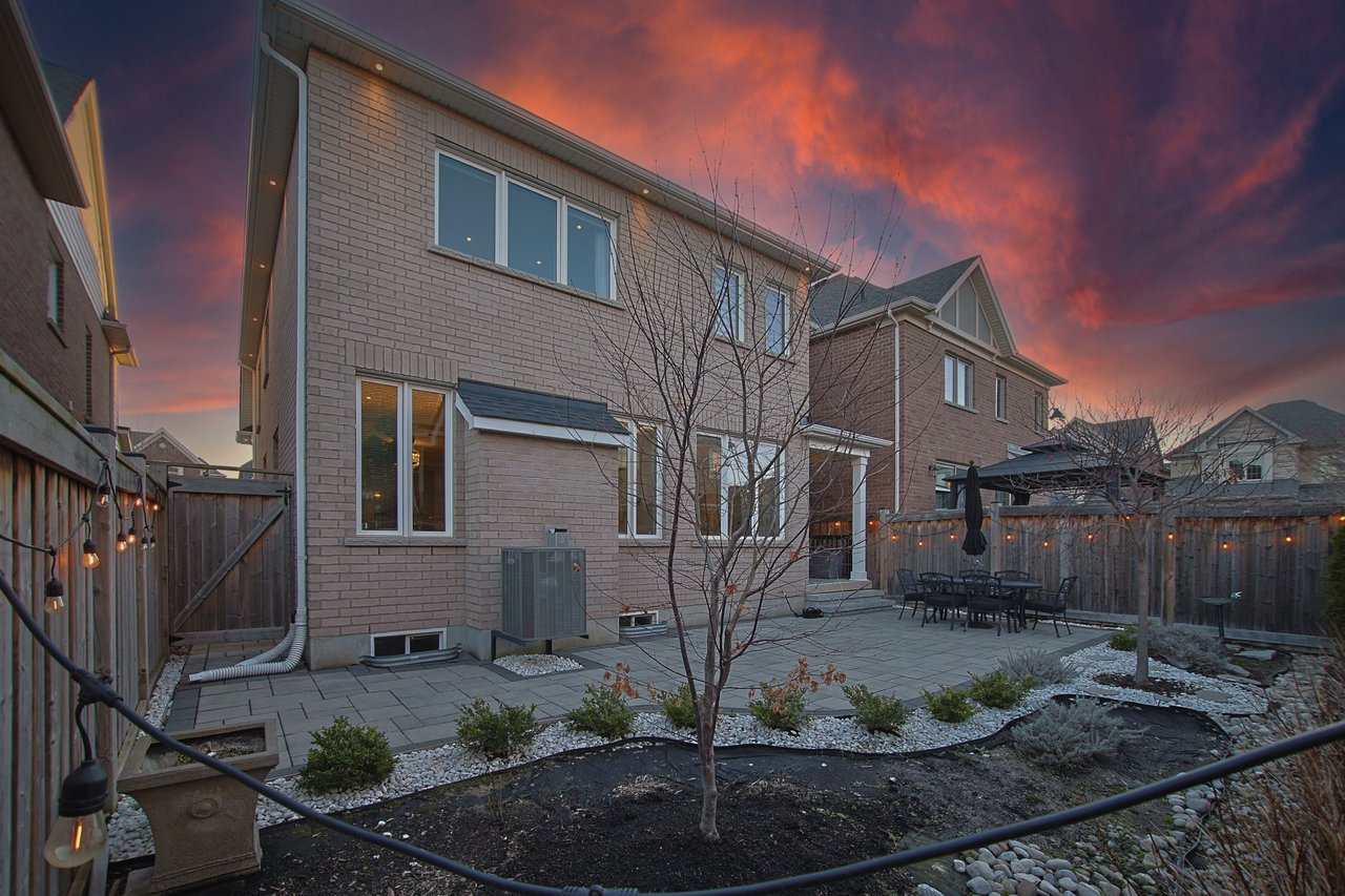 3205 Violet Gardens, Oakville