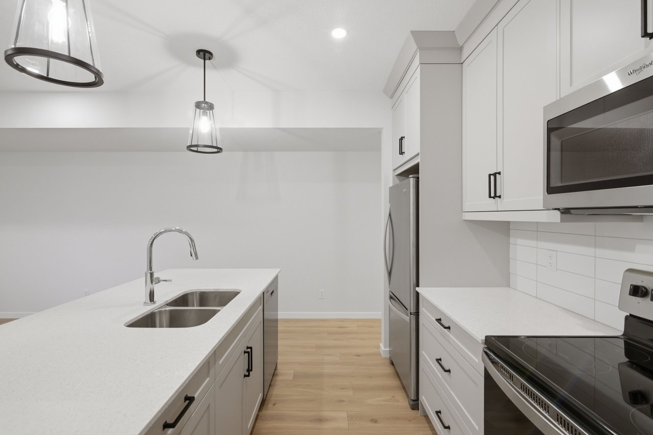 378 Bessborough Drive SW