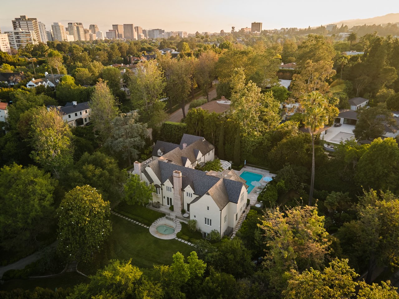 10301 Strathmore Dr, Holmby Hills