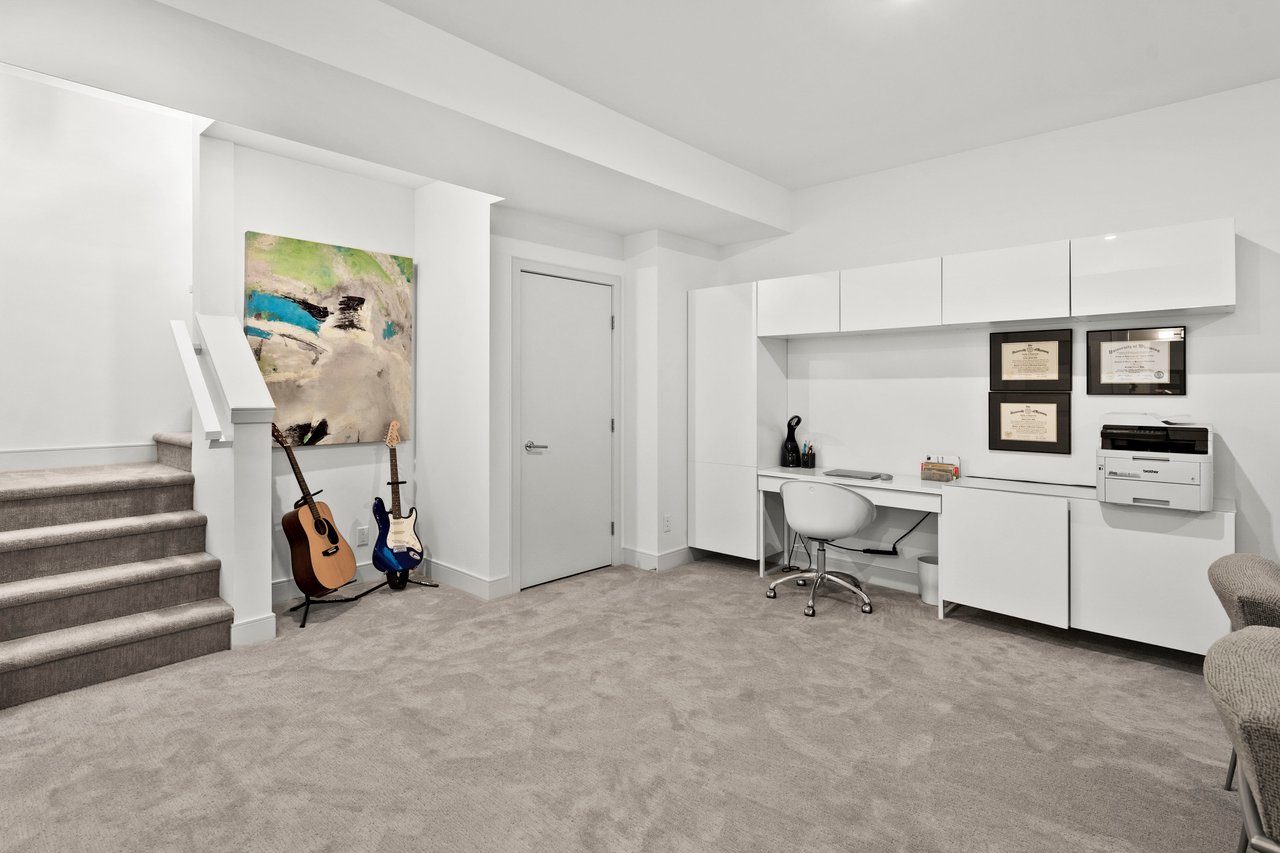 408 13 Street NW Unit: 3