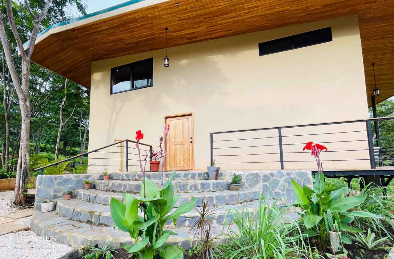 Tropical Villas Estate: A Unique Opportunity with 4 Private Villas