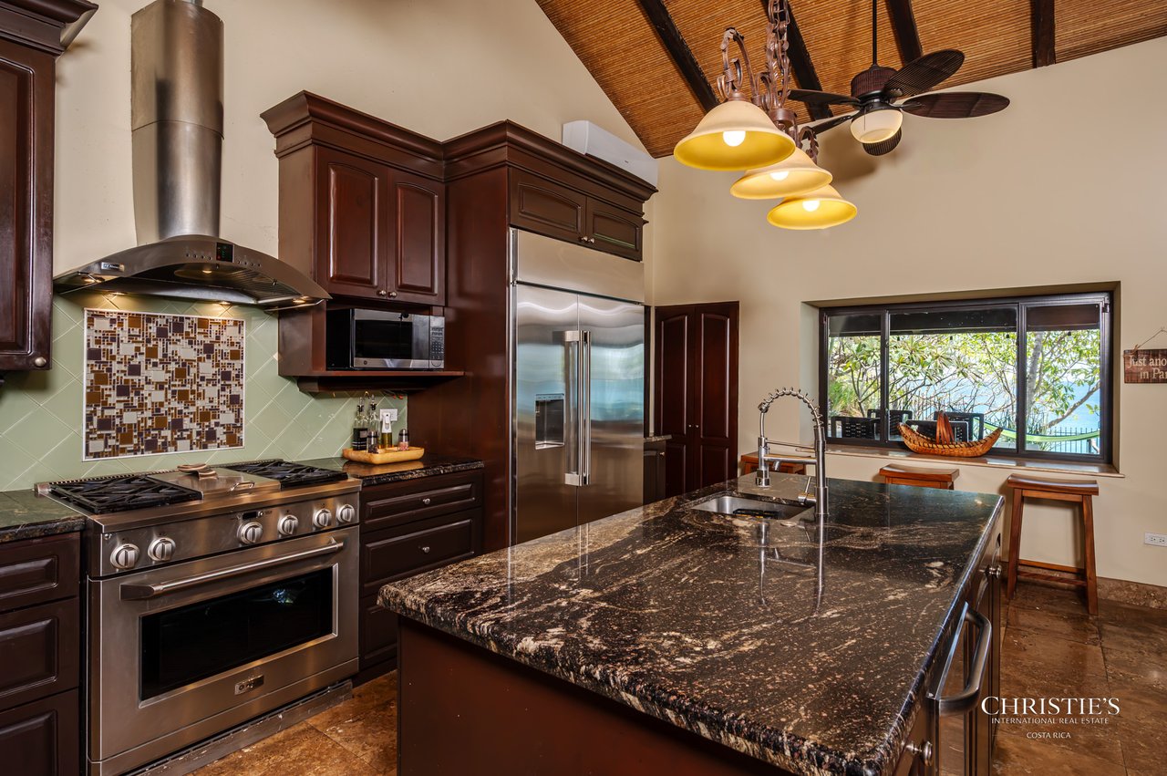 Casa Playa Bonita | Beachfront Luxury Estate in Playa Flamingo