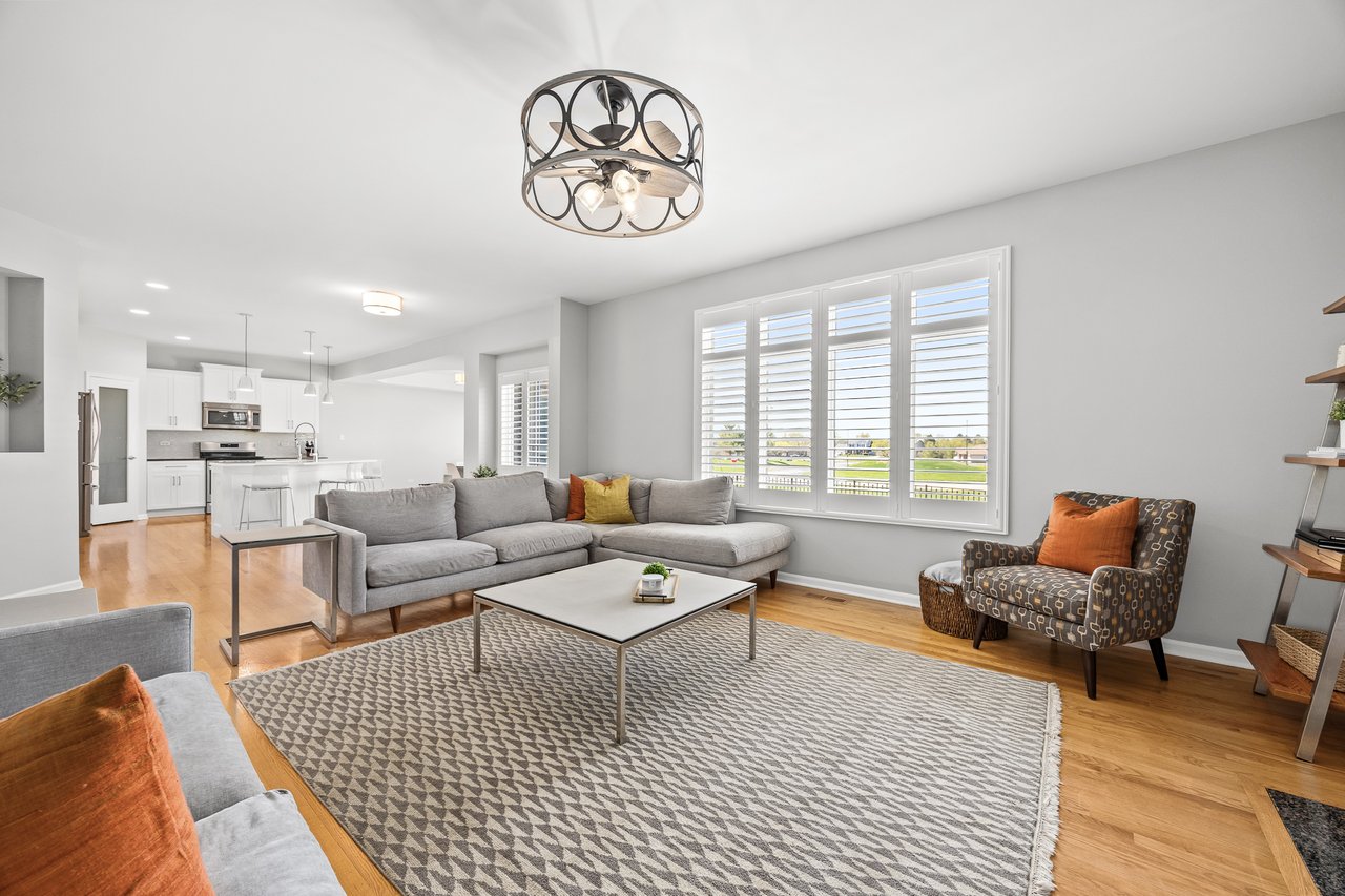 8724 Coventry Dr, Woodridge