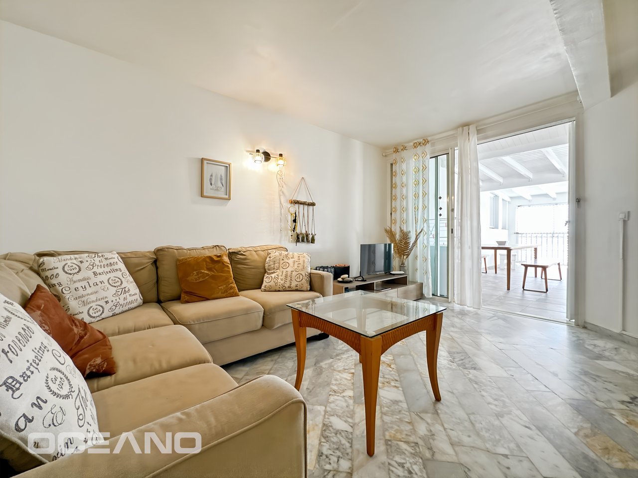 EXCLUSIVE : Set of 2 Apartments (T3 & T2) with Terraces - Charm and Investment Potential