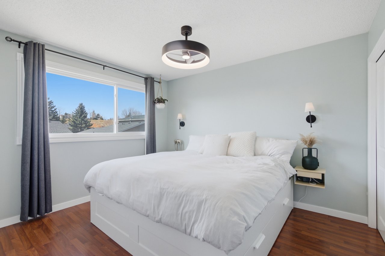 559 Deerpath Court SE