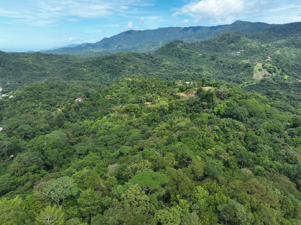 Los Cerritos Farm – 6.4 Acres of Ocean & Mountain Serenity